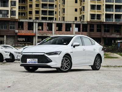 BYD Qin pistikprogrammi hübriidauto