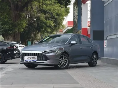 BYD Qin Plusi pistikprogrammi hübriidauto